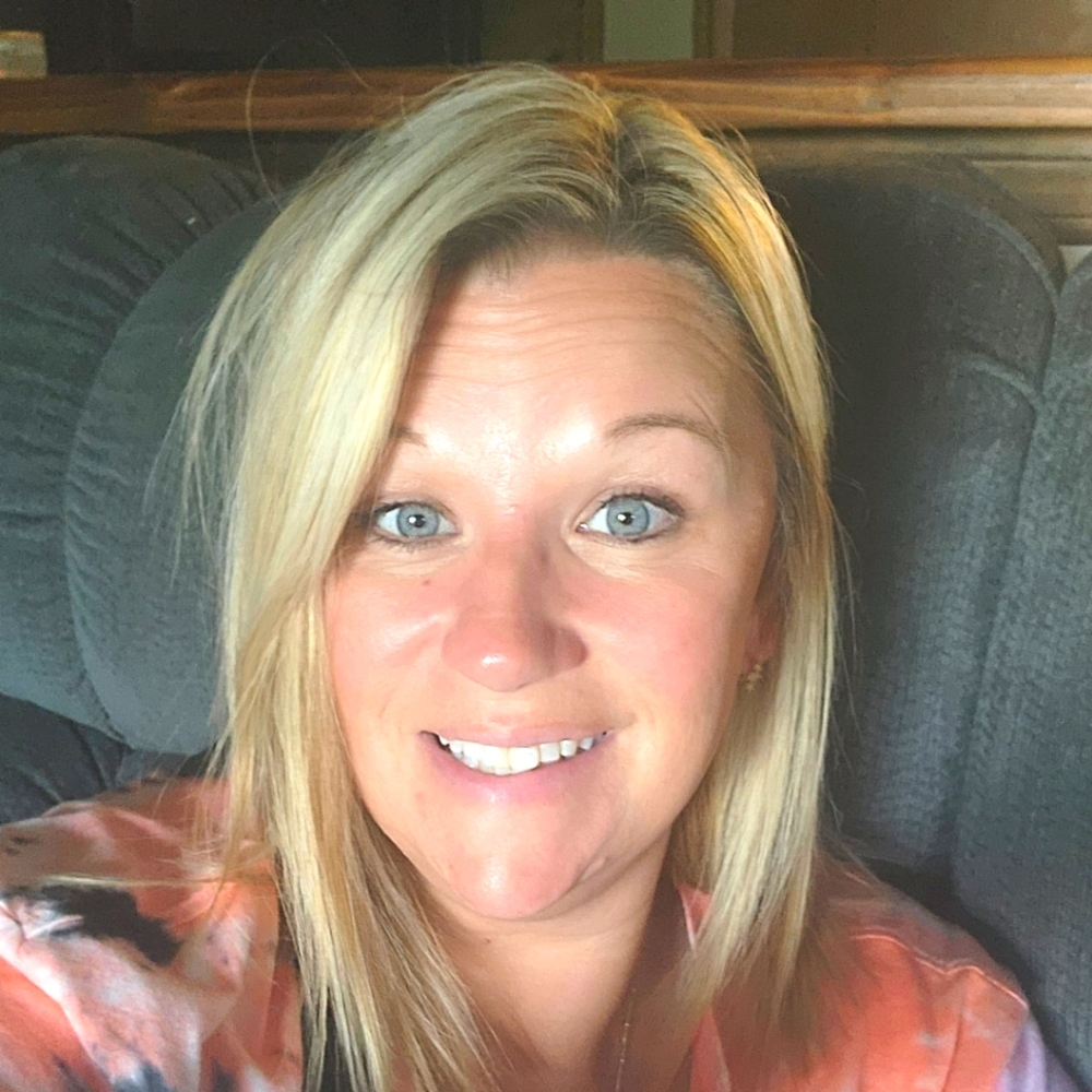 Meet your Posher, Lorie